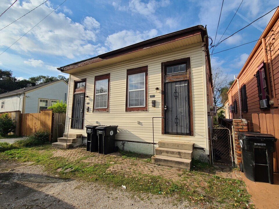 2719 S Liberty St in New Orleans, LA - Building Photo