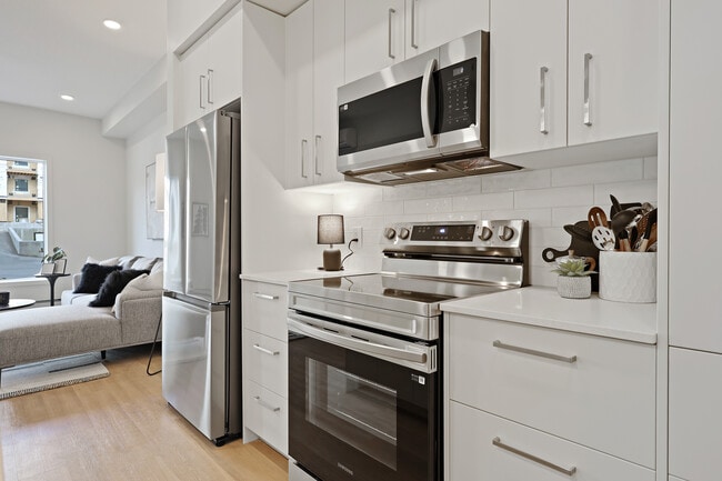 Sage Hill Estates Apartments in Calgary, AB - Building Photo - Building Photo