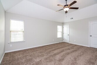 9435 Darren Cir S in Cordova, TN - Foto de edificio - Building Photo