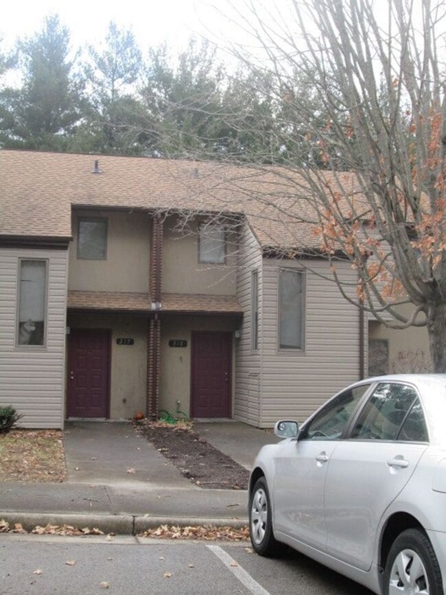 property at 318 Shenandoah Cir