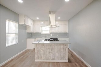 540 Hensley Dr in Grand Prairie, TX - Building Photo - Building Photo