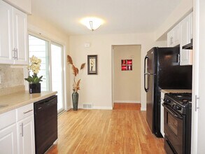 24080 Glenbrook Blvd in Euclid, OH - Building Photo - Building Photo