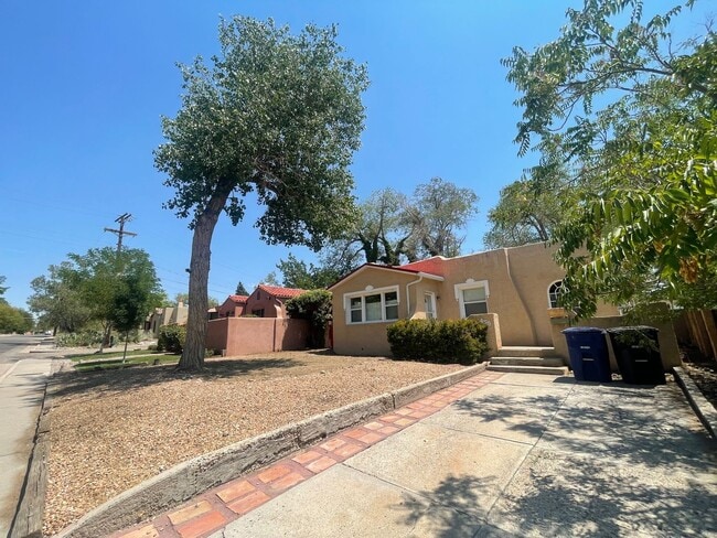 450 Sycamore St NE in Albuquerque, NM - Building Photo - Building Photo
