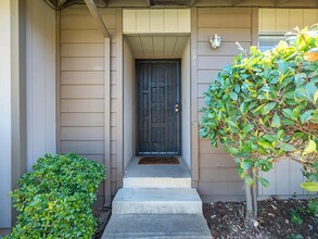 1201 Echo Rd in Redding, CA - Building Photo - Building Photo