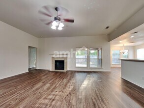 621 Madeline Ct in Azle, TX - Building Photo - Building Photo