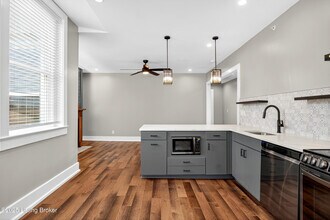 1529 W Market St in Louisville, KY - Building Photo - Building Photo