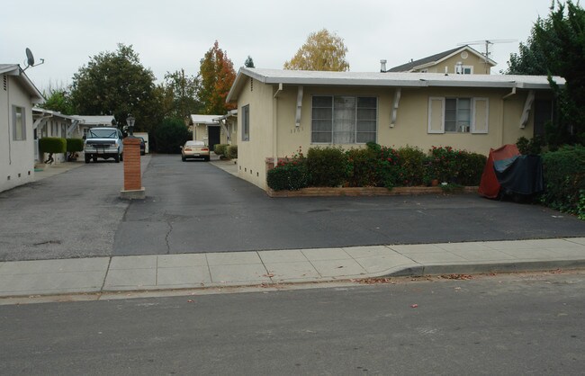 1161 Bonita Ave in Mountain View, CA - Building Photo - Building Photo