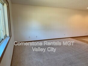 508 10th Ave SE in Valley City, ND - Building Photo - Building Photo