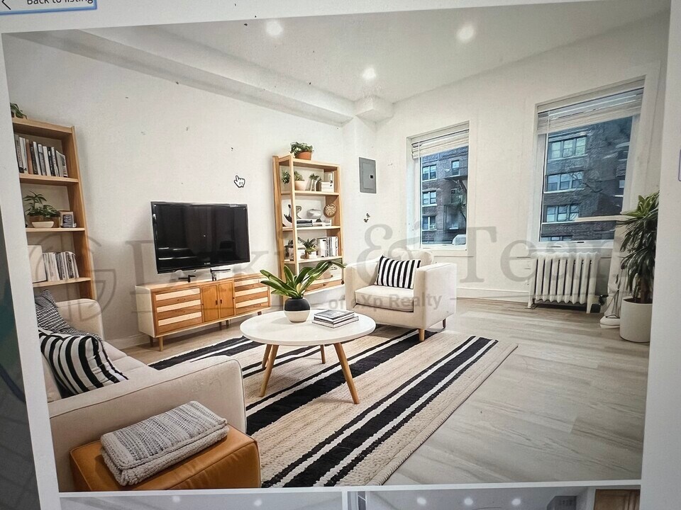 2043 31st St in Astoria, NY - Foto de edificio