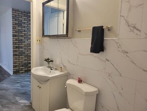 1105 N Albany St in Grandview, IL - Building Photo - Building Photo