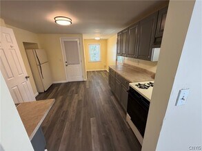 244 Harding St in Syracuse, NY - Building Photo - Building Photo