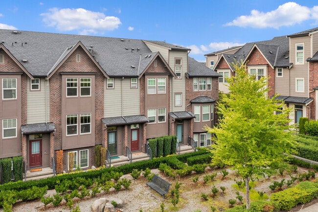 property at 1363 Chelsea Walk NE