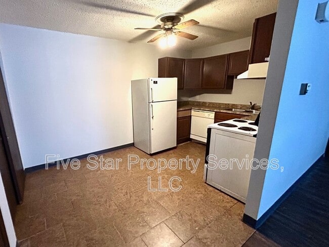2080 W Washington St in Springfield, IL - Building Photo - Building Photo
