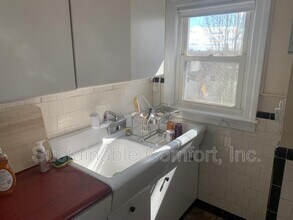 827 Pleasant St in Worcester, MA - Building Photo - Building Photo