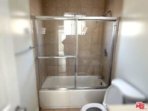 1241 E 80th St in Los Angeles, CA - Building Photo - Building Photo