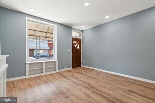 2523 W Montgomery Ave in Philadelphia, PA - Building Photo