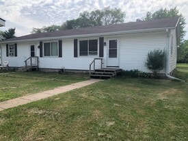 1882 118th St in Lake Hallie, WI - Building Photo