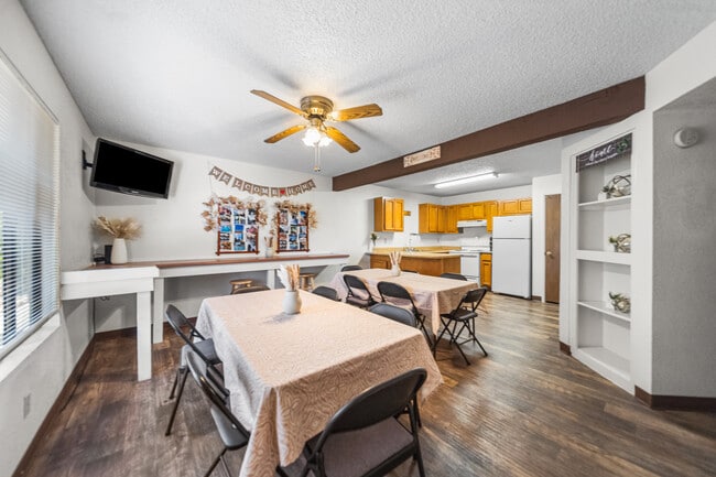 Mountain View Villa Apartments in Cottonwood, AZ - Foto de edificio - Building Photo