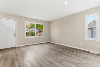 37446 E Park Ln in Lake Villa, IL - Building Photo - Building Photo