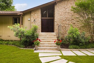 402 Bulian Ln in Austin, TX - Building Photo - Building Photo