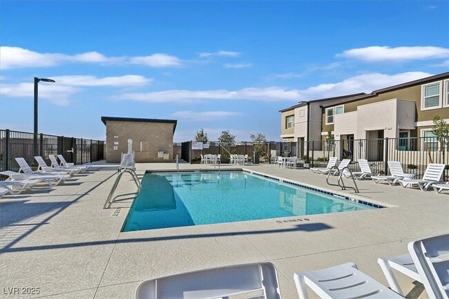 1906 Arietta Vista Street in Henderson, NV - Building Photo - Building Photo