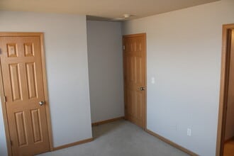 10360 Sloan Ave in Kansas City, KS - Building Photo - Building Photo