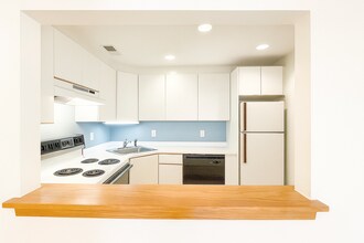 315 Rantoul St, Unit 402 in Beverly, MA - Building Photo - Building Photo