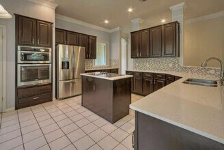 7900 Henry Kinney Row in Austin, TX - Building Photo - Building Photo