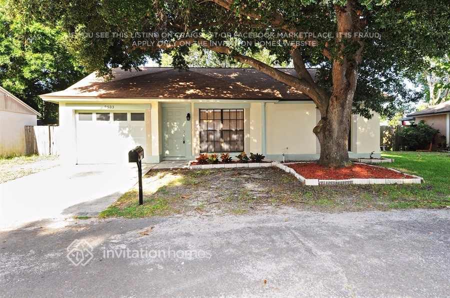 9503 Woodborough Ct in Tampa, FL - Building Photo