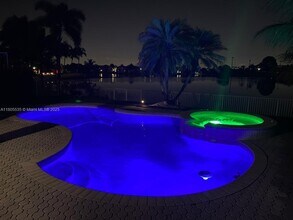 2101 SW 176th Ave in Miramar, FL - Building Photo - Building Photo