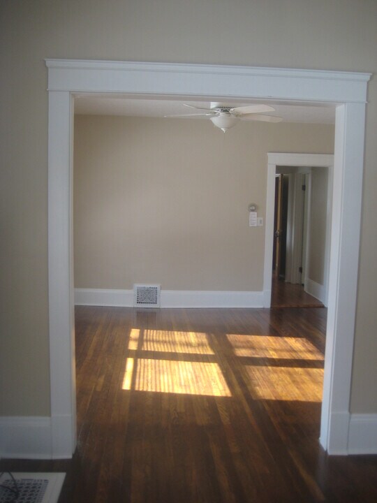 2584 Kendall Rd in Shaker Heights, OH - Building Photo