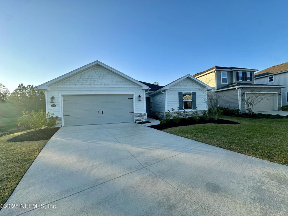 11780 White Dogwood Rd in Jacksonville, FL - Foto de edificio