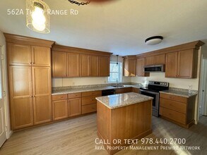 562A Third Range Rd in Pembroke, NH - Building Photo - Building Photo