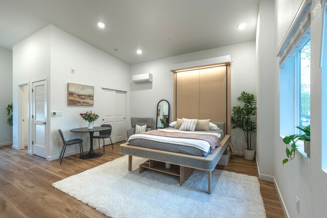 3131 W St in Sacramento, CA - Building Photo - Building Photo