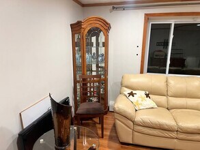 20 Bryon Rd, Unit 3 in Chestnut Hill, MA - Building Photo - Building Photo