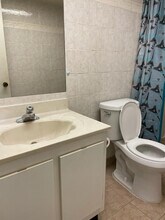 3900 NW 76th Ave in Sunrise, FL - Building Photo - Building Photo