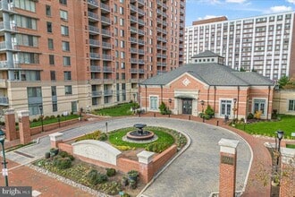 11710 Old Georgetown Rd in Rockville, MD - Building Photo - Building Photo