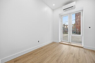 379 Hawthorne St, Unit 1B in Brooklyn, NY - Building Photo - Building Photo