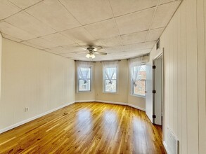 724 Cambridge St in Cambridge, MA - Foto de edificio - Building Photo