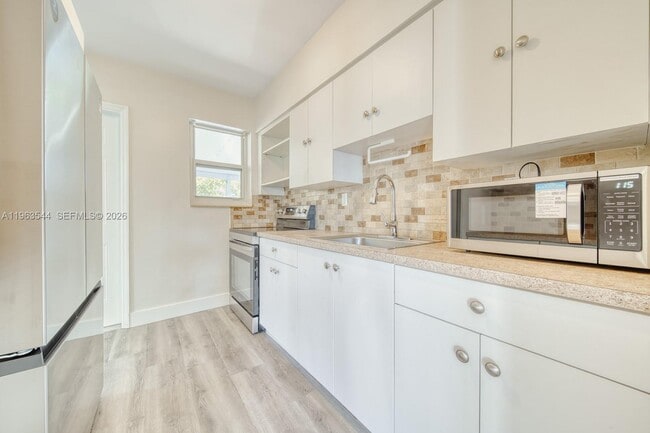 2798 SW 32nd Ave in Miami, FL - Building Photo - Building Photo