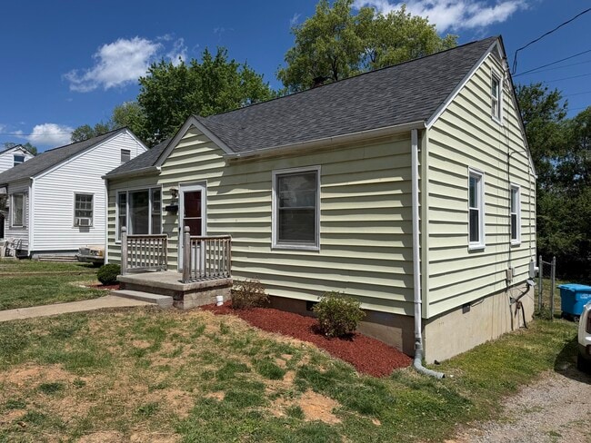 2205 Plantation Rd NE in Roanoke, VA - Building Photo - Building Photo