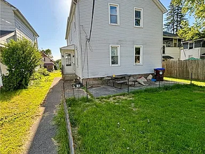 647 Spruce Ave in Sharon, PA - Building Photo - Building Photo