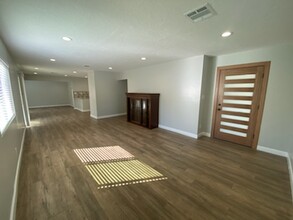 6539 Coldwater Canyon Ave in North Hollywood, CA - Building Photo - Building Photo