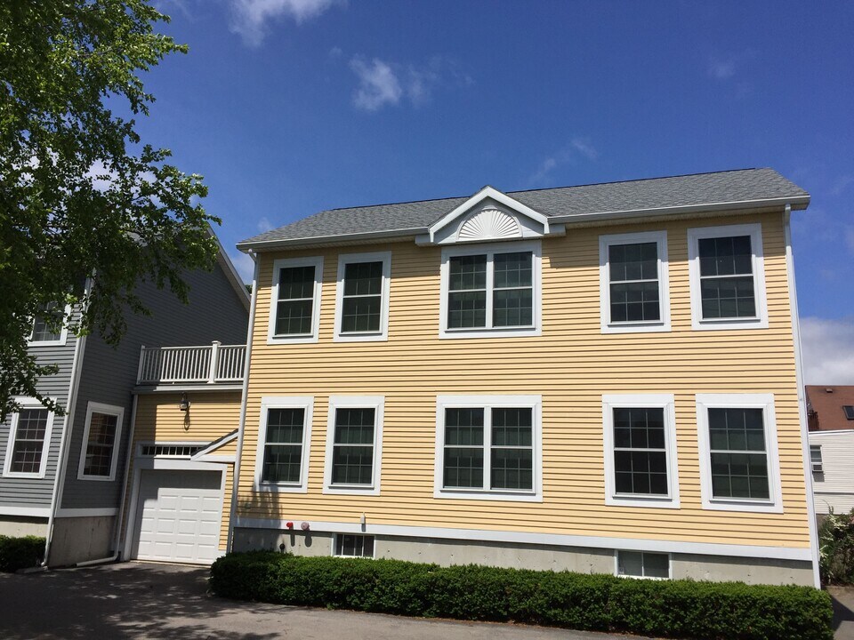 18 Clyde Street in Somerville, MA - Building Photo