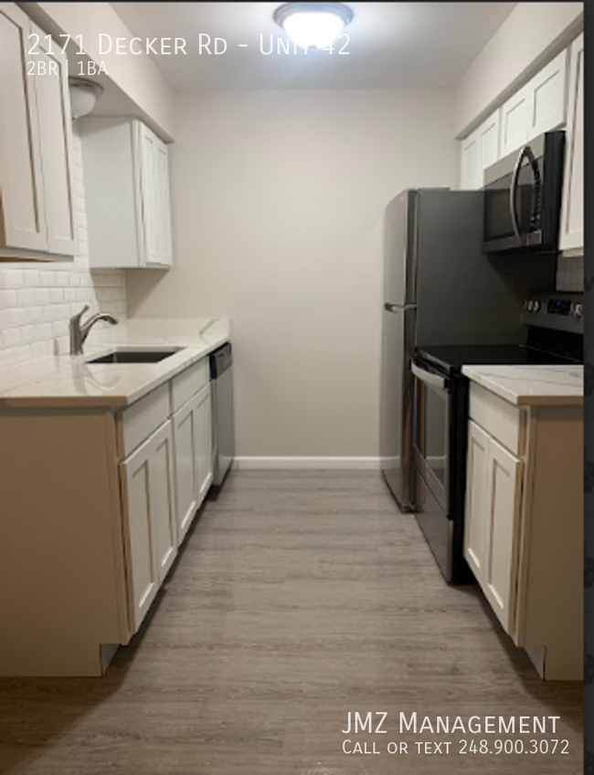 2171 Decker Rd-Unit -Unit 42 in Walled Lake, MI - Building Photo - Building Photo