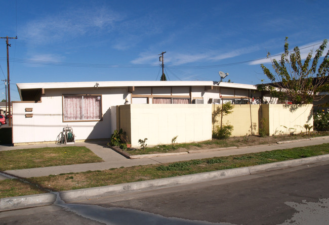 7381 Franklin St in Buena Park, CA - Foto de edificio - Building Photo