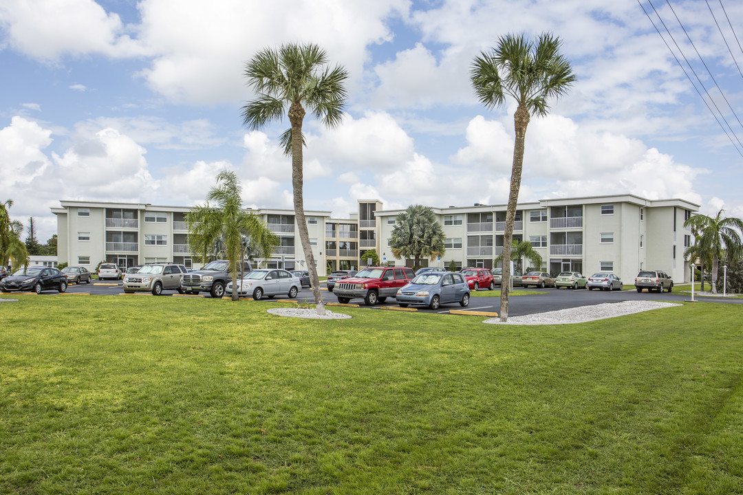 Presbyterian Homes of Port Charlotte in Port Charlotte, FL - Foto de edificio