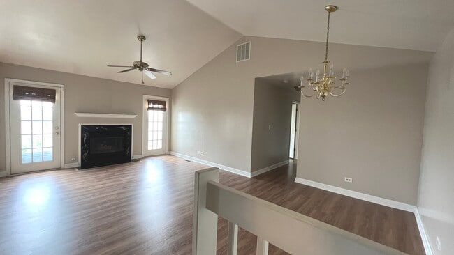 1238 Ballantrae Pl in Mundelein, IL - Building Photo - Building Photo