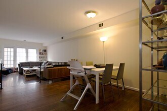 1821 Biltmore St NW in Washington, DC - Building Photo - Building Photo