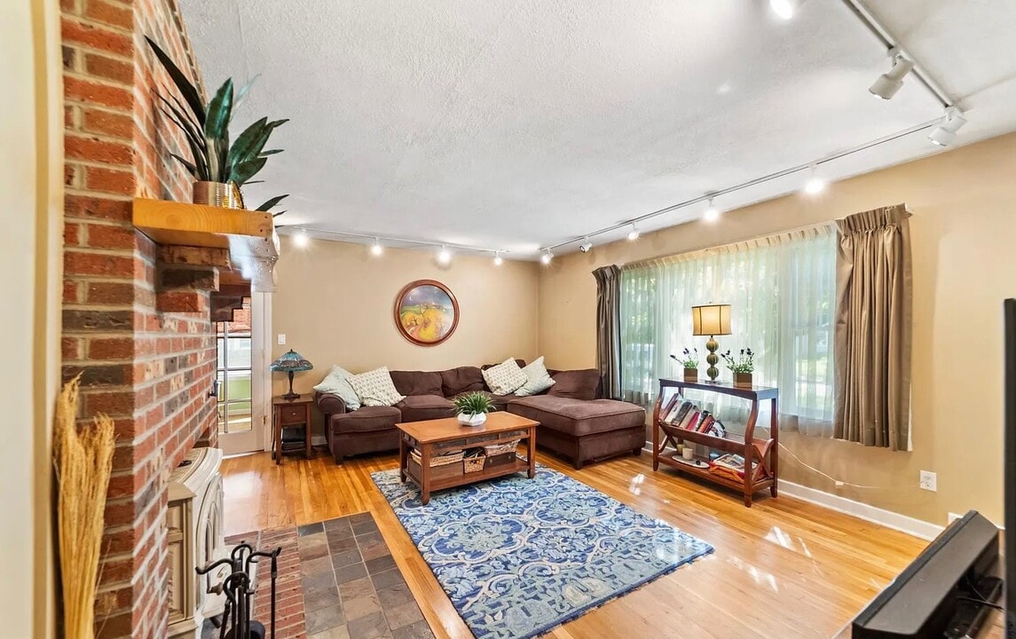38 Althea Ave in Hamilton Township, NJ - Building Photo